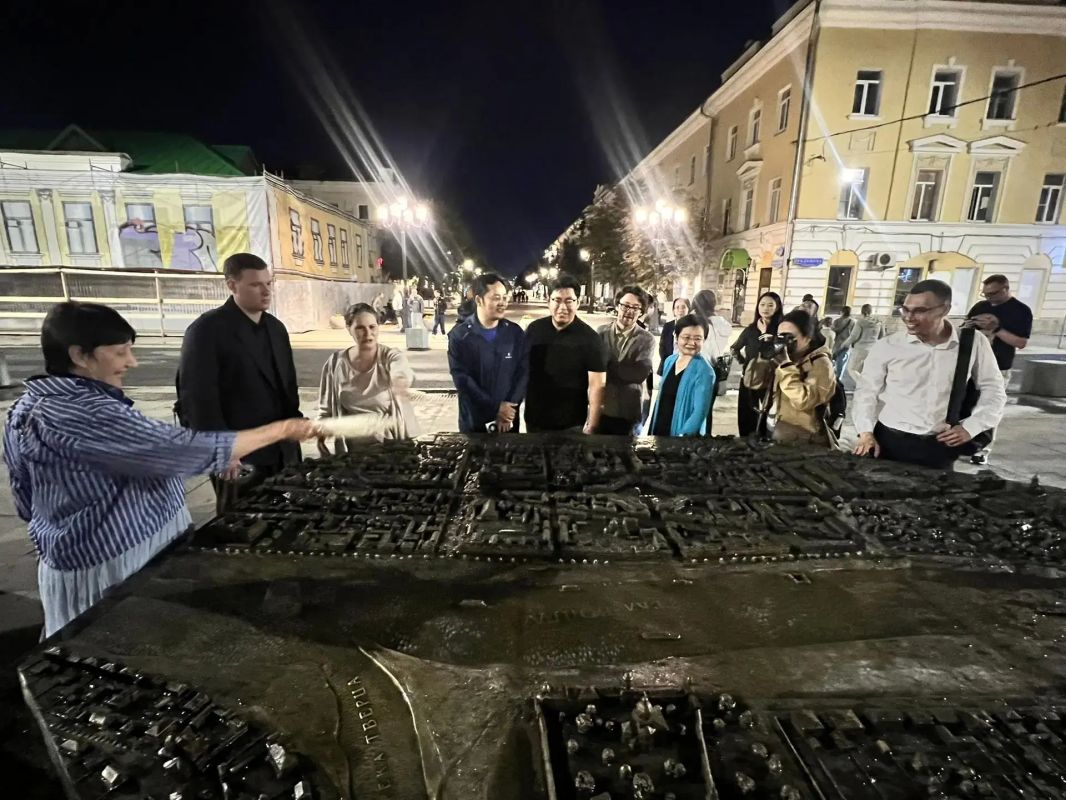 Тверь вошла в число пяти городов, которые приняли у себя совместный медиатур журналистов информационных агентств ТАСС и «Синьхуа» (КНР) Тверь вошла в число пяти городов, которые приняли у себя совместный медиатур журналистов информационных агентств ТАСС и «Синьхуа» (КНР)