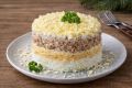 Салат, который сделает ваш праздник незабываемым: простота и вкус в одном блюде