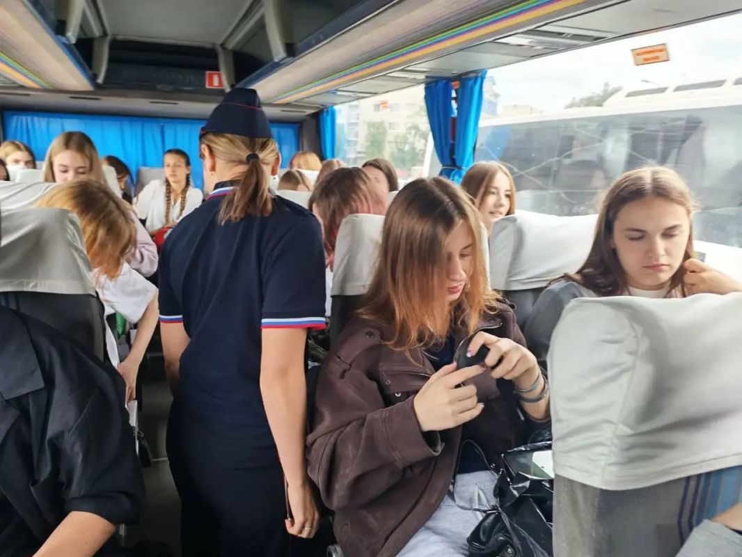 15 июля тверские автобусы со школьниками отправились в загородные лагеря 15 июля тверские автобусы со школьниками отправились в загородные лагеря