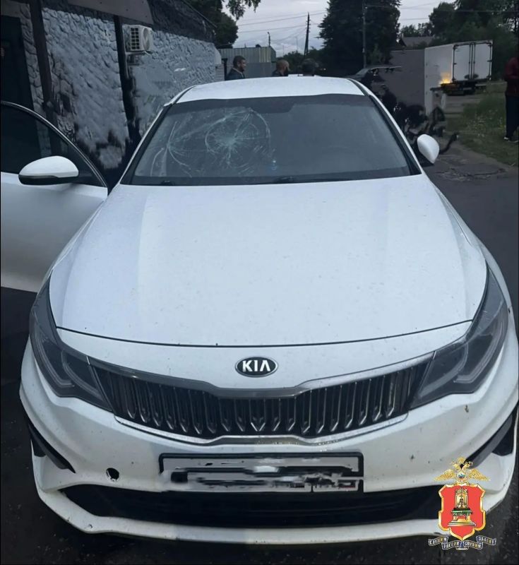 В ЭМОЦИОНАЛЬНОМ КОНФЛИКТЕ ДВУХ МУЖЧИН ПОСТРАДАЛ АВТОМОБИЛЬ В ЭМОЦИОНАЛЬНОМ КОНФЛИКТЕ ДВУХ МУЖЧИН ПОСТРАДАЛ АВТОМОБИЛЬ