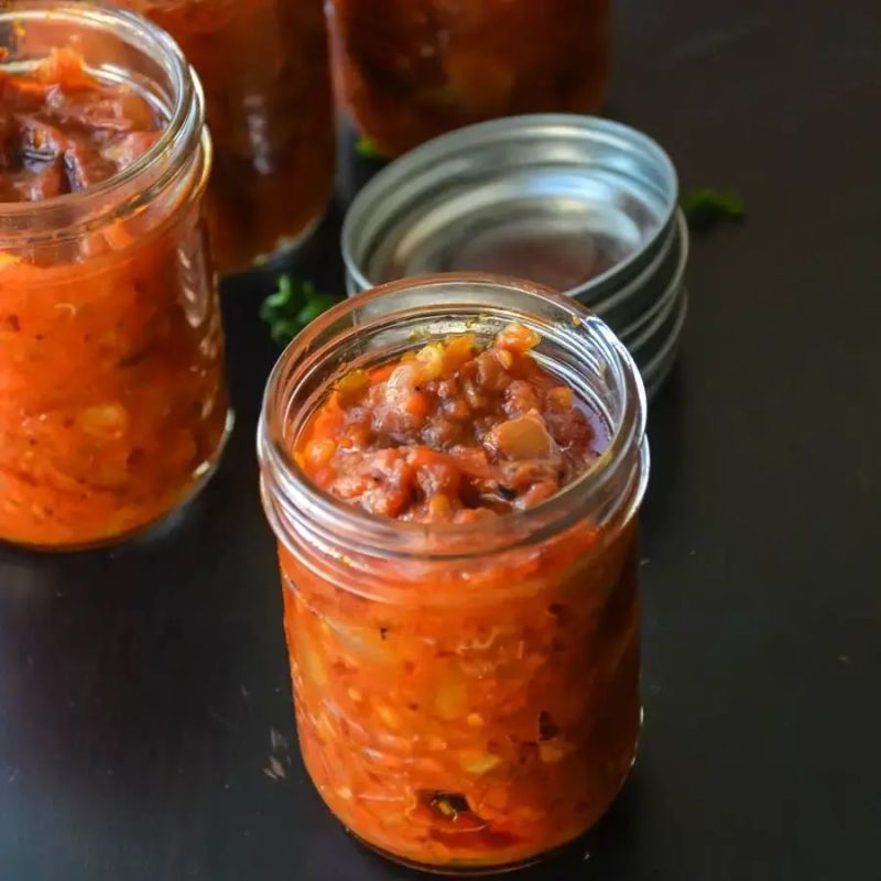 Восточные сказки на вашей кухне: как приготовить баклажанную икру по-румынски