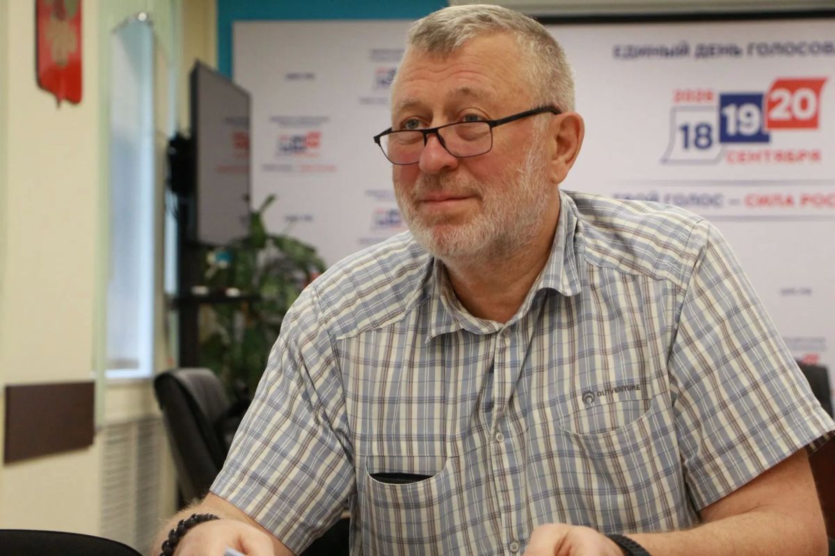 Сергей Рогозин представил в избирательную комиссию Тверской области документы о выдвижении кандидатом в депутаты Государственной Думы России Сергей Рогозин представил в избирательную комиссию Тверской области документы о выдвижении кандидатом в депутаты Государственной Думы России