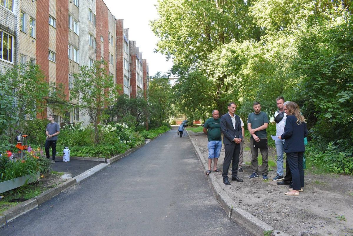 В городе проверяют дворы, благоустроенные по программе инициативного бюджетирования В городе проверяют дворы, благоустроенные по программе инициативного бюджетирования