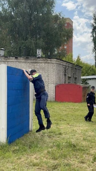 СОРЕВНОВАНИЯ НА ПОЛОСЕ ПРЕПЯТСТВИЙ ПРОВЕЛИ ПОЛИЦЕЙСКИЕ В ТВЕРИ СОРЕВНОВАНИЯ НА ПОЛОСЕ ПРЕПЯТСТВИЙ ПРОВЕЛИ ПОЛИЦЕЙСКИЕ В ТВЕРИ