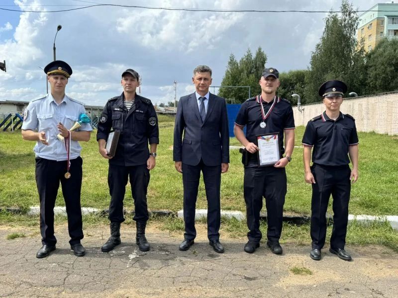 СОРЕВНОВАНИЯ НА ПОЛОСЕ ПРЕПЯТСТВИЙ ПРОВЕЛИ ПОЛИЦЕЙСКИЕ В ТВЕРИ СОРЕВНОВАНИЯ НА ПОЛОСЕ ПРЕПЯТСТВИЙ ПРОВЕЛИ ПОЛИЦЕЙСКИЕ В ТВЕРИ