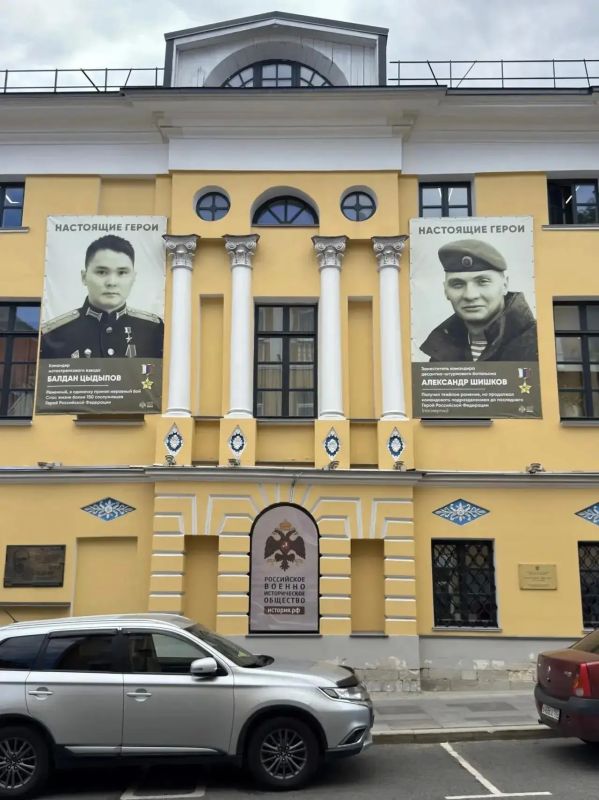 Владимир Мединский: Гуляя летом по Тверской, заверните в Петровский пер Владимир Мединский: Гуляя летом по Тверской, заверните в Петровский пер