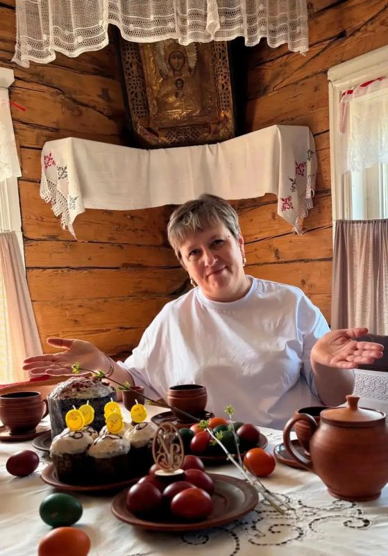 Виталий Королев: Наши семьи снова самые лучшие! Многодетная семья Кискиных из Лихославльского округа стала победителем Всероссийского конкурса «Семья года 2026» в номинации «Семья – хранитель традиций» Виталий Королев: Наши семьи снова самые лучшие! Многодетная семья Кискиных из Лихославльского округа стала победителем Всероссийского конкурса «Семья года 2026» в номинации «Семья – хранитель традиций»