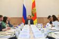 Виталий Королев утвердил региональные выплаты выпускникам-стобалльникам и медикам проекта «Здоровье Верхневолжья»