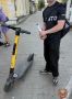В Твери электросамокатчик сбил с ног пожилого мужчину