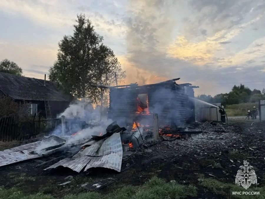 Пожар в Бежецком округе оставил вместо дома горелые головешки Пожар в Бежецком округе оставил вместо дома горелые головешки