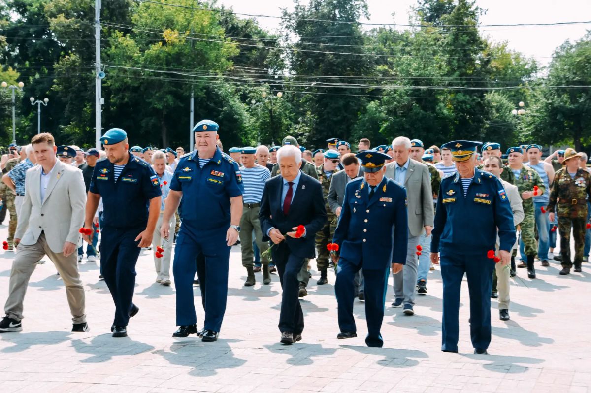 Тверь празднует День Воздушно-десантных войск России! Тверь празднует День Воздушно-десантных войск России!
