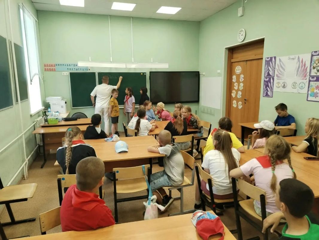 Территориальные избирательные комиссии Тверской области продолжают летнюю просветительскую работу с юными избирателями Территориальные избирательные комиссии Тверской области продолжают летнюю просветительскую работу с юными избирателями