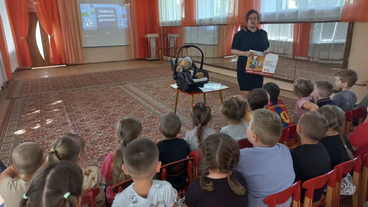 В Удомле сотрудники Госавтоинспекции провели профилактическое занятие «Пристегни самое дорогое» В Удомле сотрудники Госавтоинспекции провели профилактическое занятие «Пристегни самое дорогое»
