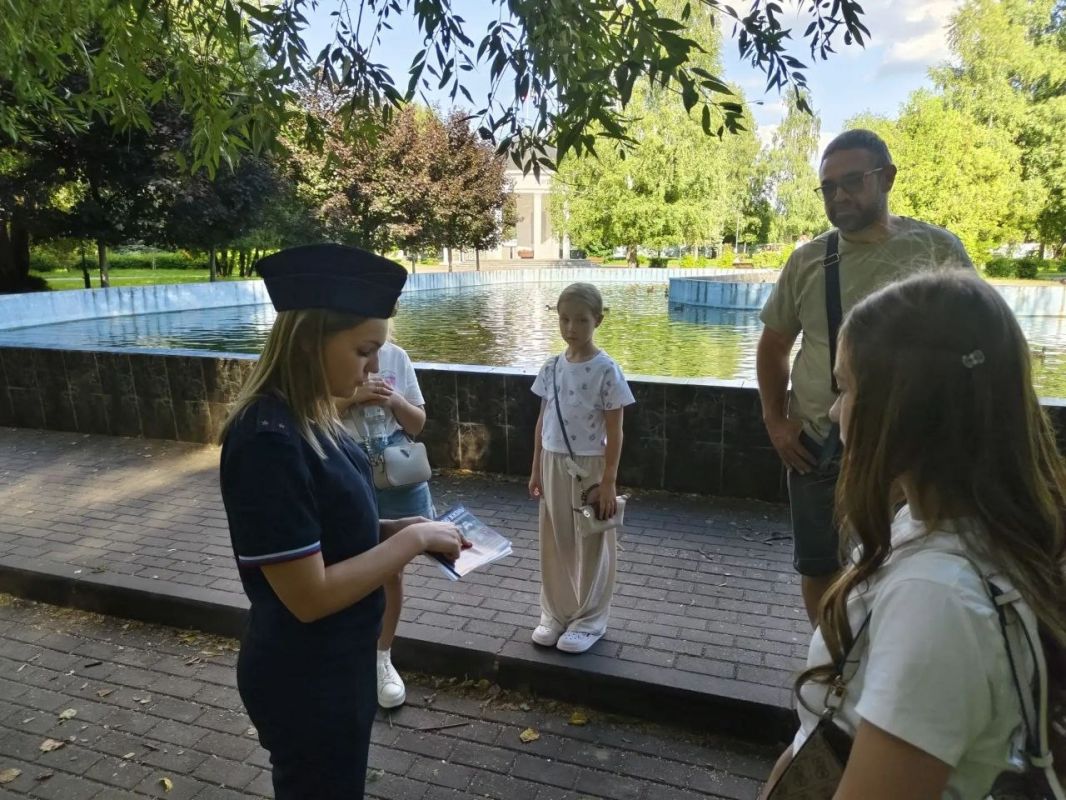 Безопасное лето в парке: Тверские автоинспекторы провели яркую и полезную акцию для школьников Безопасное лето в парке: Тверские автоинспекторы провели яркую и полезную акцию для школьников