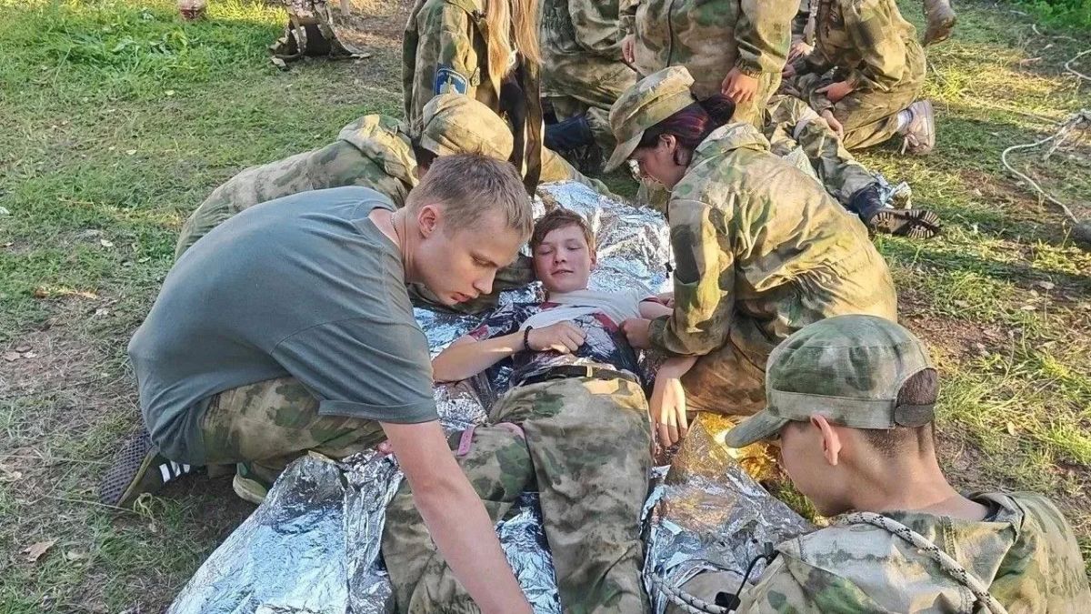 В Тверской области завершился первый этап межрегиональной военно-патриотической смены «Честь имею!», в котором приняли участие более 60 подростков 12–17 лет В Тверской области завершился первый этап межрегиональной военно-патриотической смены «Честь имею!», в котором приняли участие более 60 подростков 12–17 лет