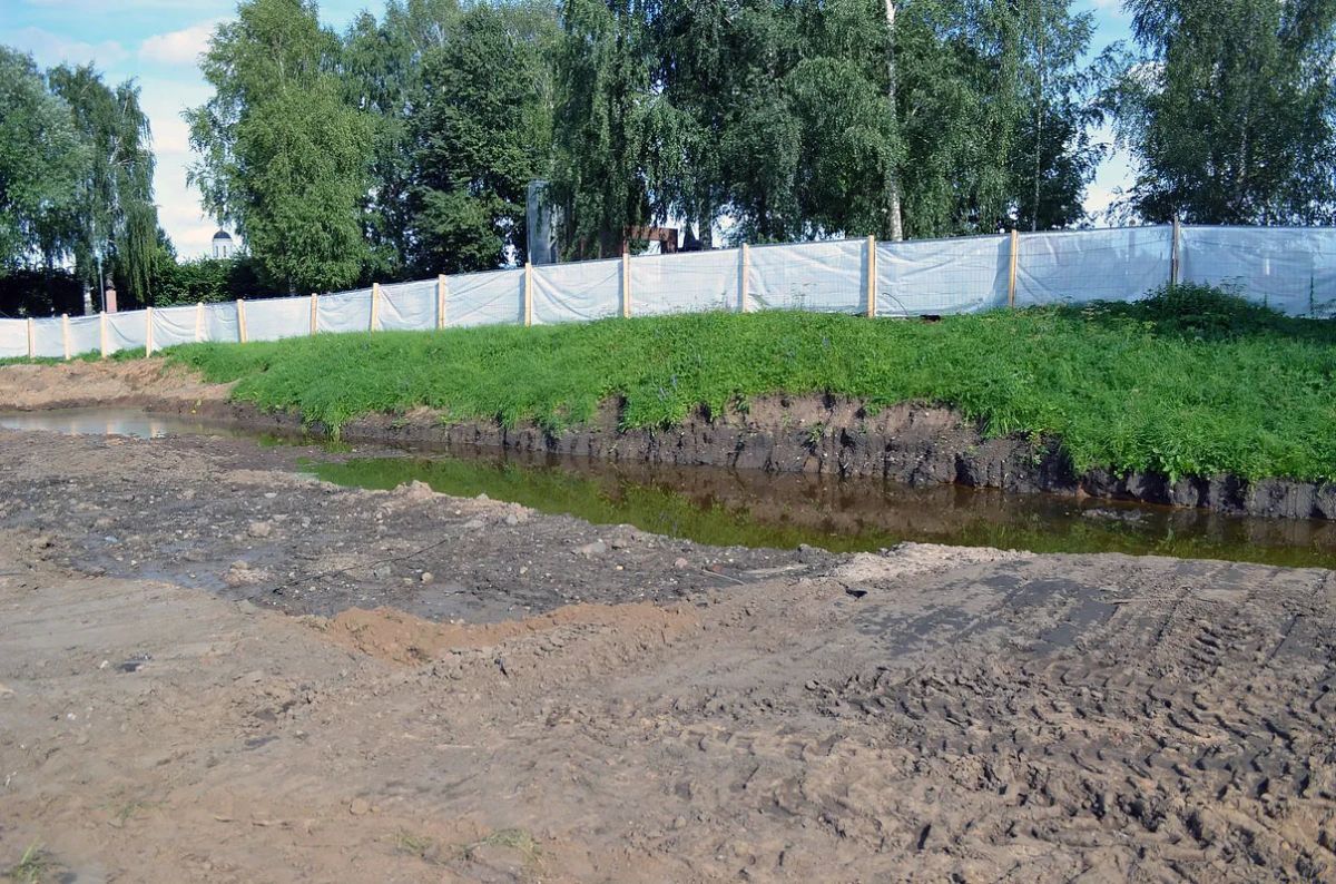 В Твери на строительной площадке бегового центра завершается возведение спортивного павильона В Твери на строительной площадке бегового центра завершается возведение спортивного павильона