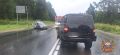 В Твери на повороте на заправку произошла авария