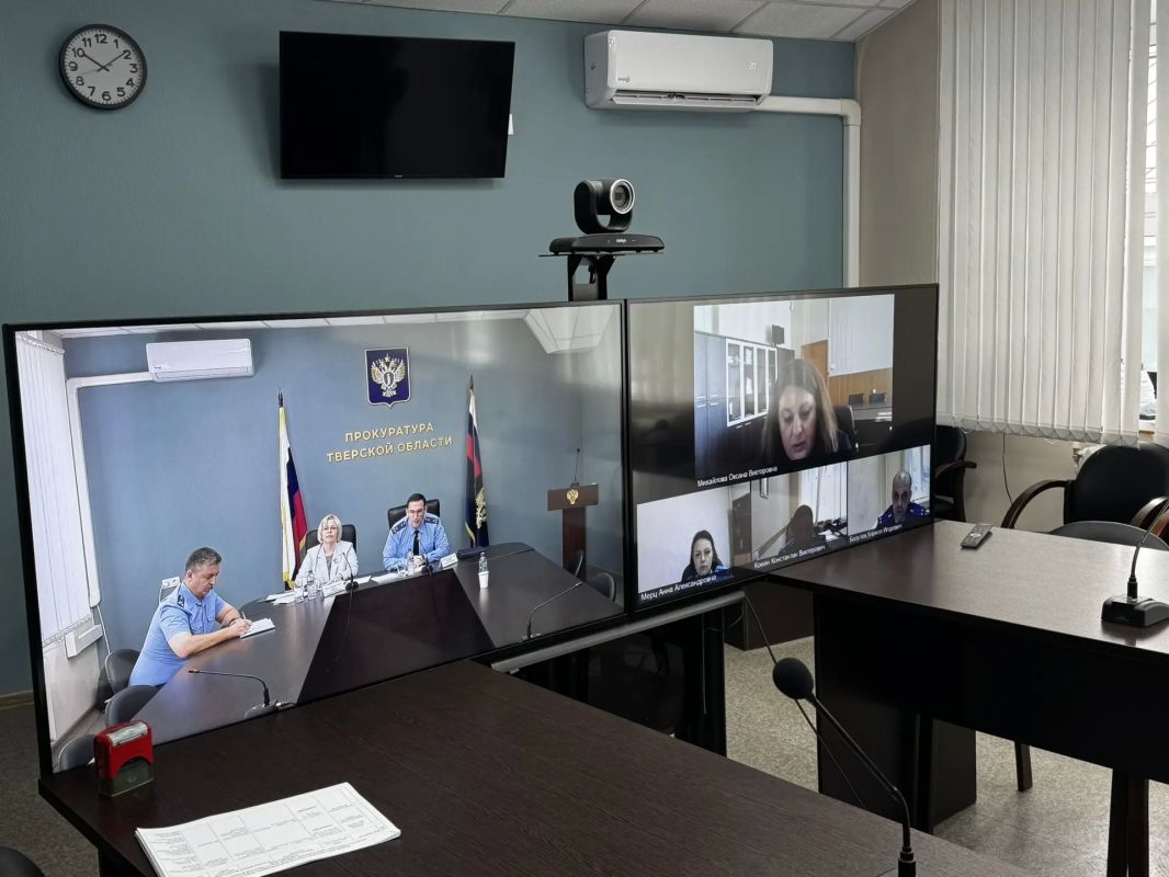 Прокурор Тверской области совместно с Министром здравоохранения региона провел прием граждан Прокурор Тверской области совместно с Министром здравоохранения региона провел прием граждан