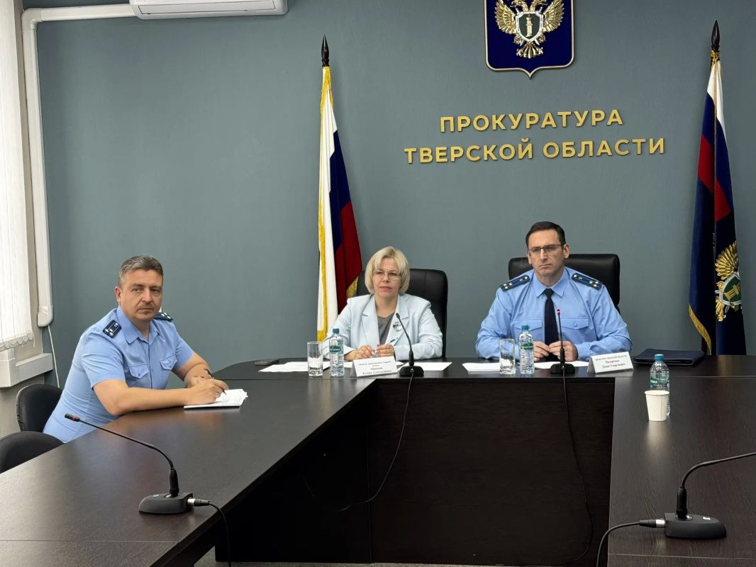 Прокурор Тверской области совместно с Министром здравоохранения региона провел прием граждан Прокурор Тверской области совместно с Министром здравоохранения региона провел прием граждан