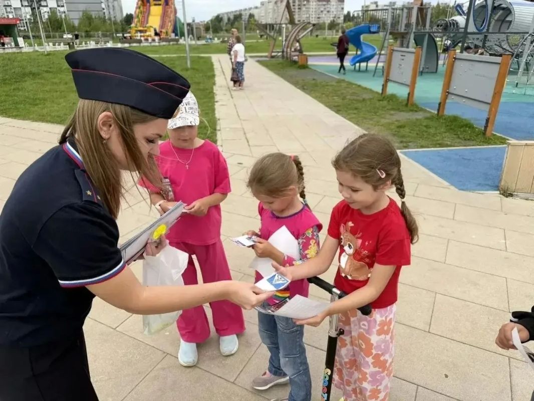 Госавтоинспекция города Твери проводит акции для ребят на игровых площадках и в парковых зонах Госавтоинспекция города Твери проводит акции для ребят на игровых площадках и в парковых зонах