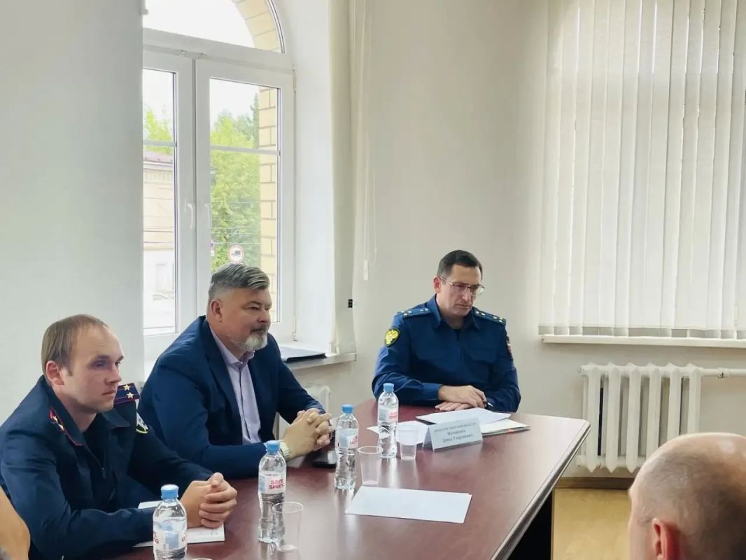 Прокурор Тверской области Денис Назаренко посетил с рабочим визитом Кимрский муниципальный округ Прокурор Тверской области Денис Назаренко посетил с рабочим визитом Кимрский муниципальный округ
