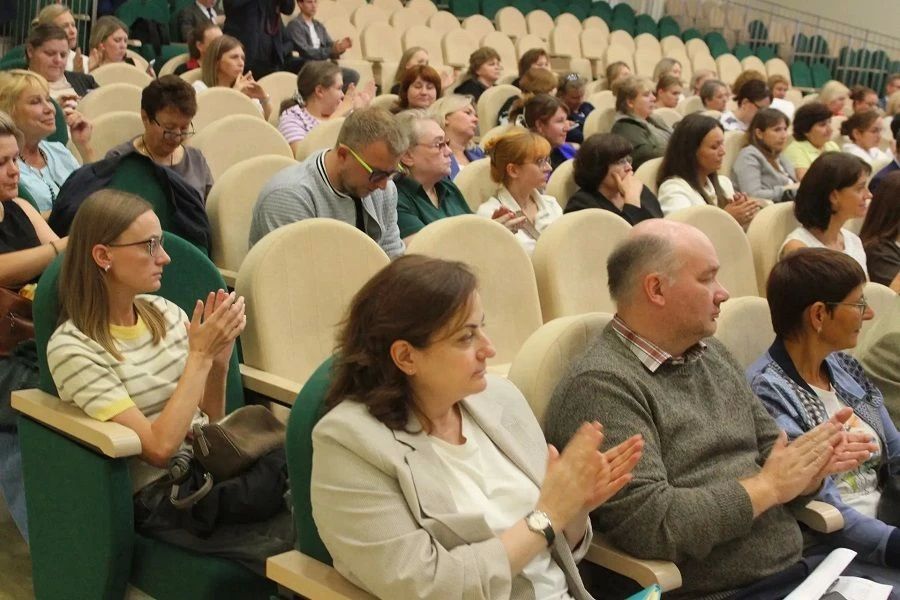 Алена Аршинова дала старт проекту кинопедагогика в Тверской области Алена Аршинова дала старт проекту кинопедагогика в Тверской области