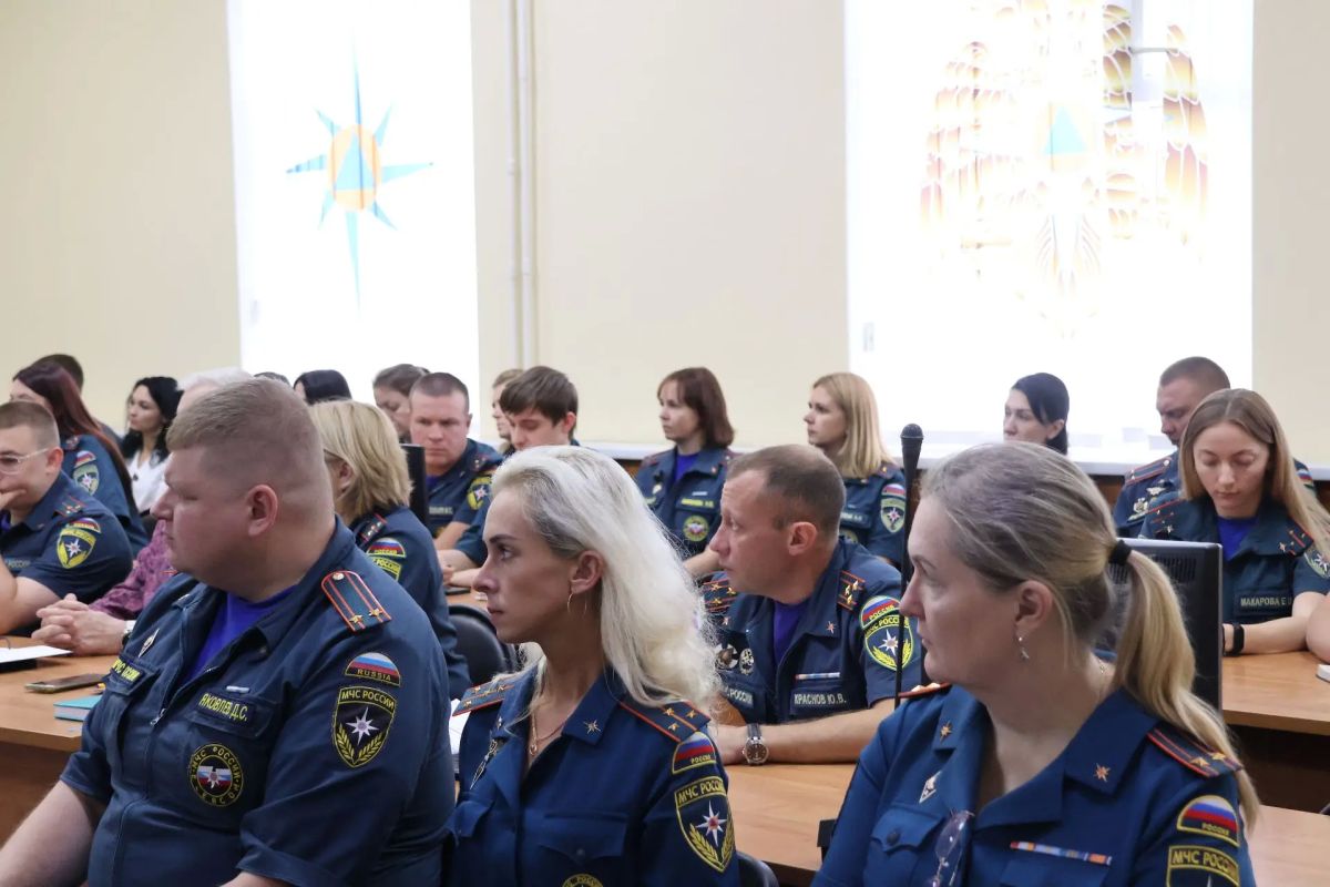 Председатель избирательной комиссии проинформировала коллектив ГУ МЧС России по Тверской области о предстоящих выборах Председатель избирательной комиссии проинформировала коллектив ГУ МЧС России по Тверской области о предстоящих выборах