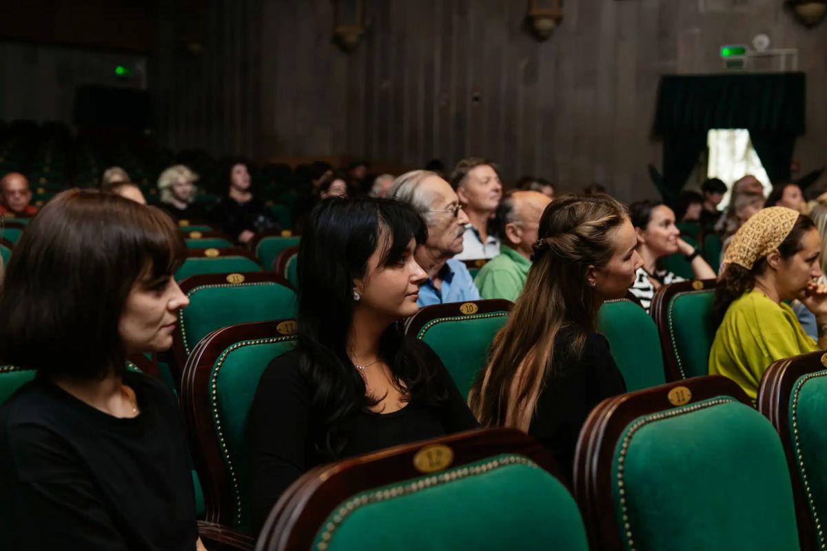 В Тверском театре кукол в преддверии нового 83-го сезона обсудили премьеры и участие в творческих проектах В Тверском театре кукол в преддверии нового 83-го сезона обсудили премьеры и участие в творческих проектах