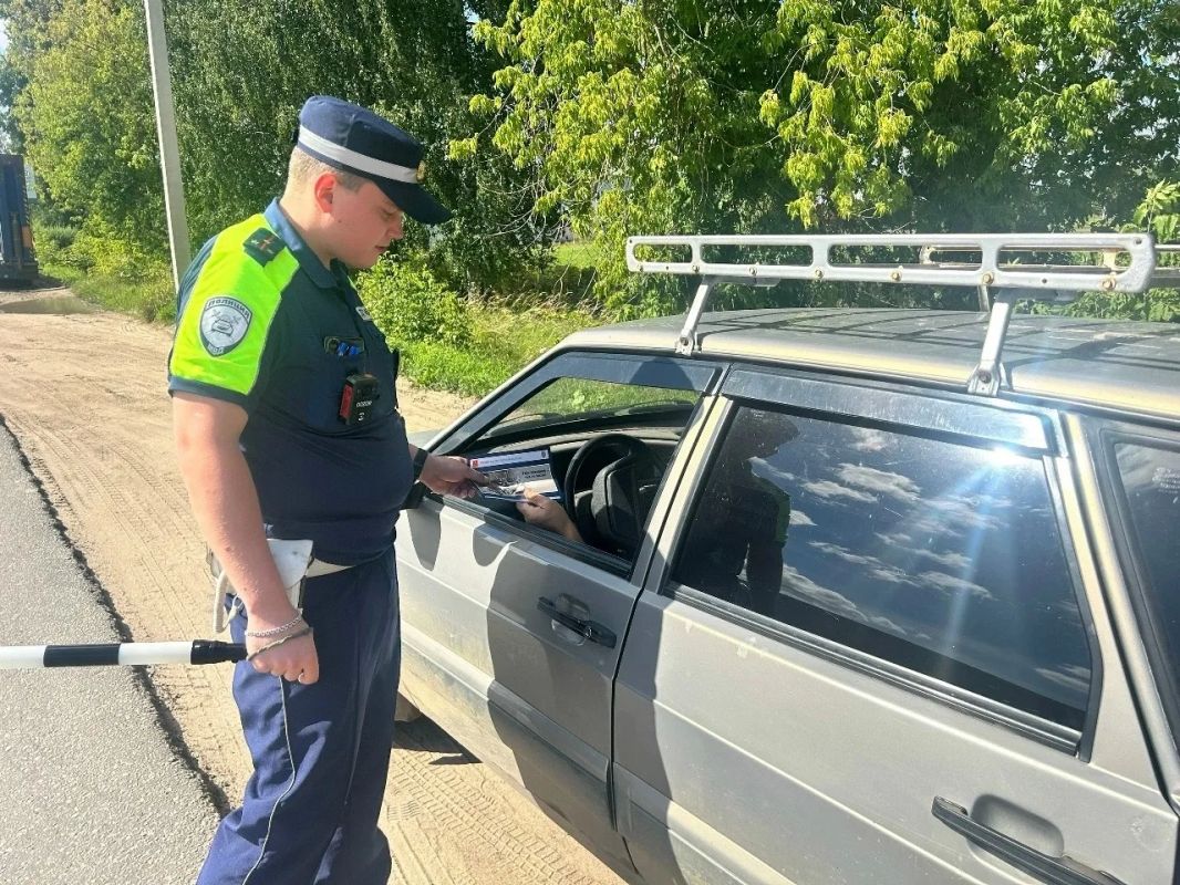 Кашинские автоинспекторы провели профилактическую акцию «Уважаемый водитель! Наша жизнь в Ваших руках!» Кашинские автоинспекторы провели профилактическую акцию «Уважаемый водитель! Наша жизнь в Ваших руках!»