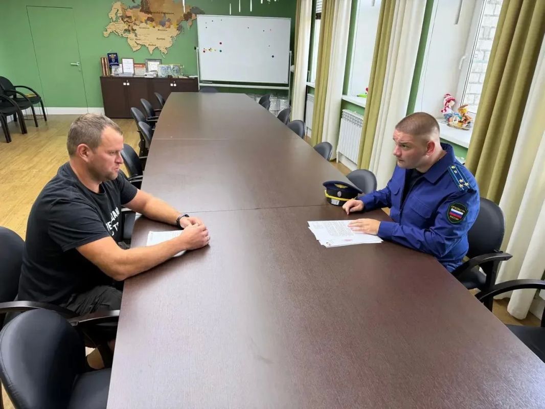 Прокурор Калининского района Евгений Кузин провел личный прием граждан в д. Мермерины Прокурор Калининского района Евгений Кузин провел личный прием граждан в д. Мермерины