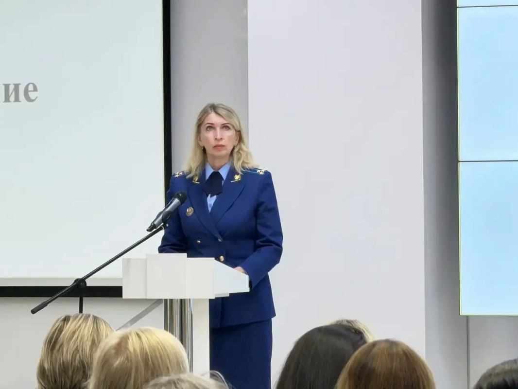 Старший помощник прокурора области по надзору за исполнением законов о федеральной безопасности, межнациональных отношениях, противодействии экстремизму и терроризму Регина Полуянова приняла участие в региональном... Старший помощник прокурора области по надзору за исполнением законов о федеральной безопасности, межнациональных отношениях, противодействии экстремизму и терроризму Регина Полуянова приняла участие в региональном...
