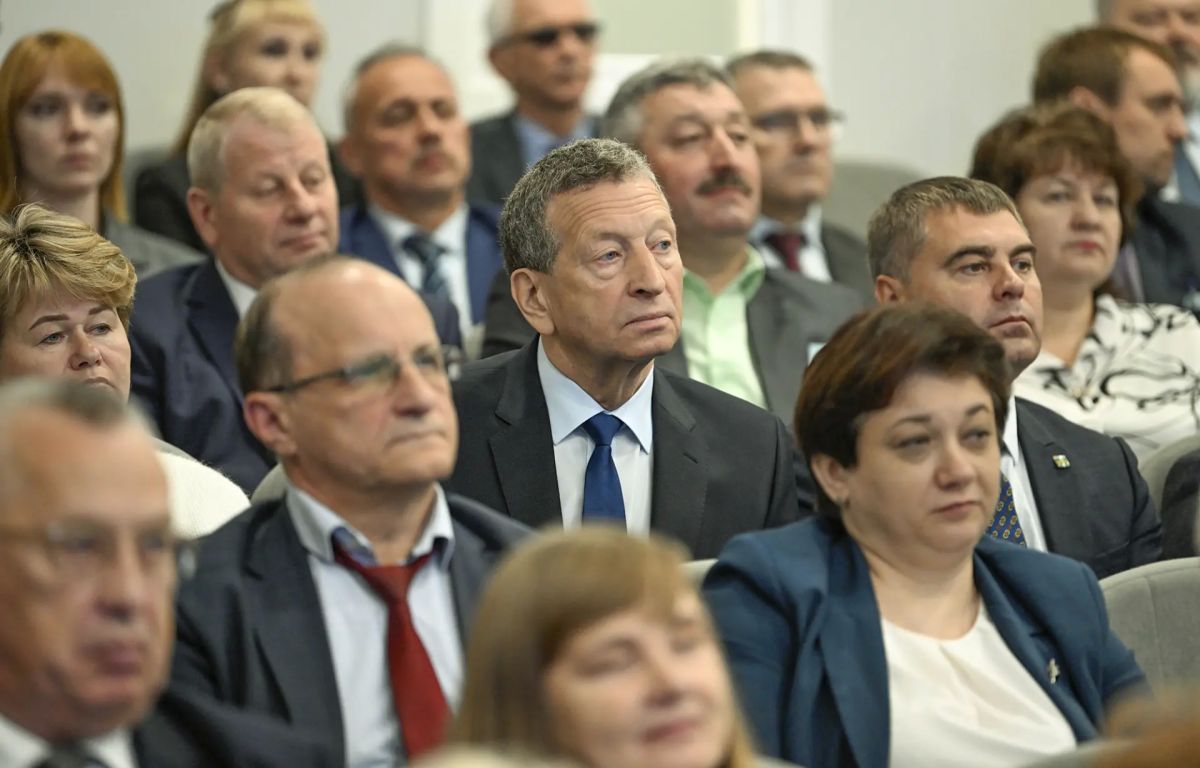 Виталий Королев: Программы «Единой России» на выборах Губернатора и Заксобрания Тверской области - это конкретный план действий по решению чувствительных для людей вопросов Виталий Королев: Программы «Единой России» на выборах Губернатора и Заксобрания Тверской области - это конкретный план действий по решению чувствительных для людей вопросов