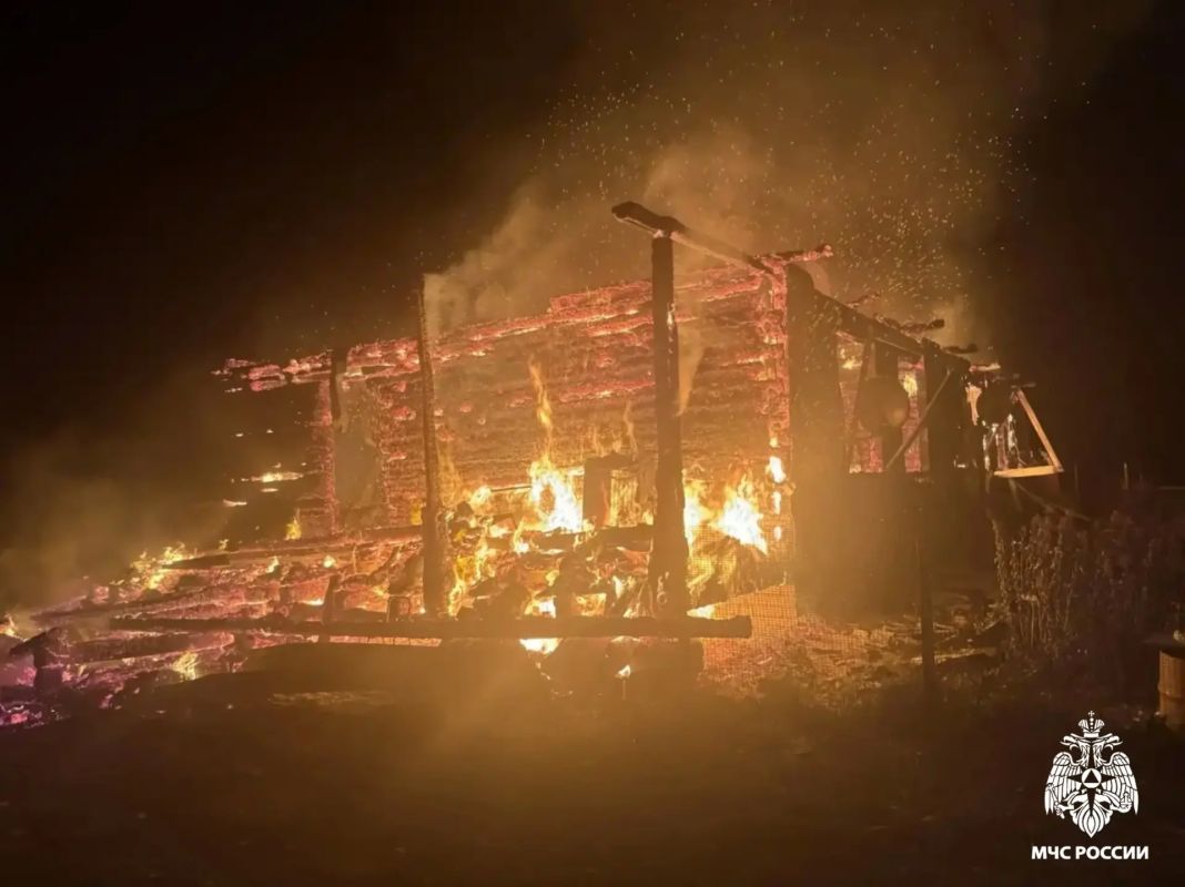 Сегодня ночью в деревне Боровно Вышневолоцкого МО произошел пожар в жилом доме Сегодня ночью в деревне Боровно Вышневолоцкого МО произошел пожар в жилом доме