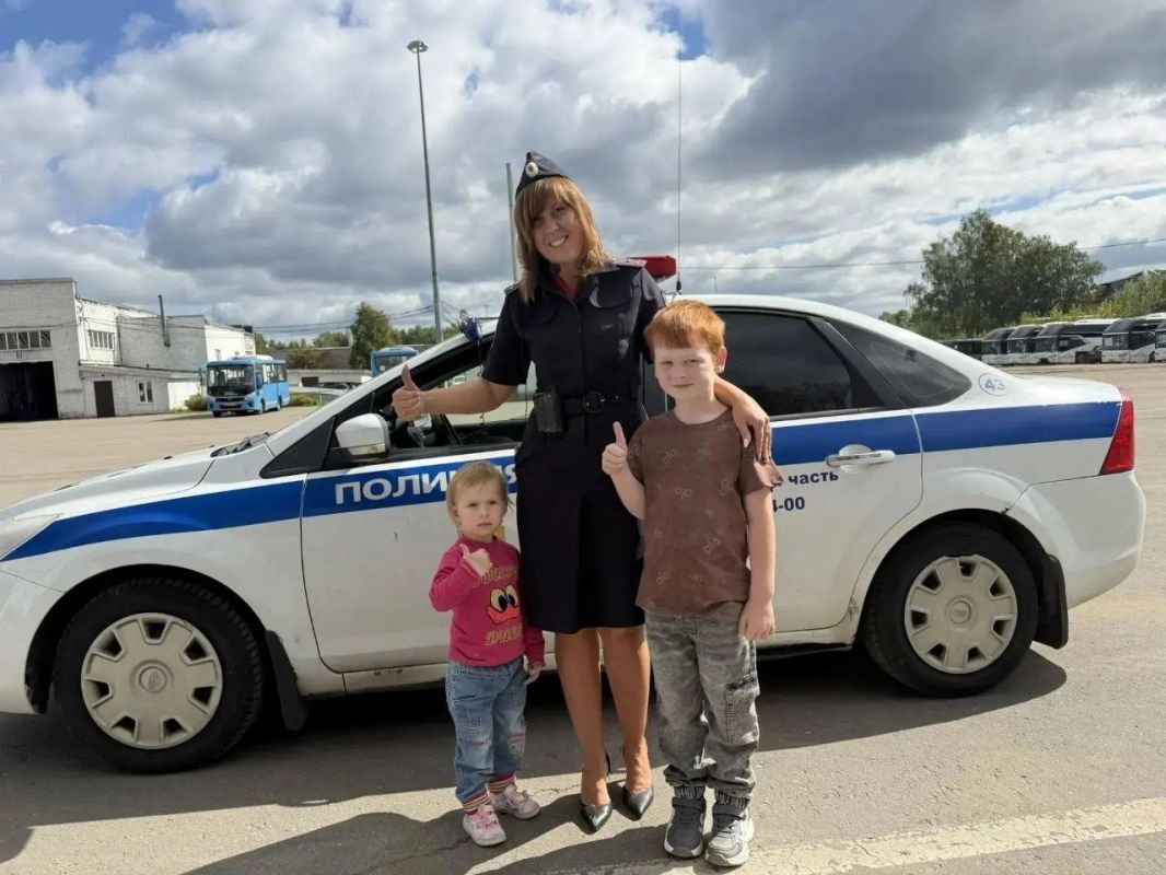 В преддверии нового учебного года сотрудники Госавтоинспекции города Твери провели праздник для детей сотрудников Верхневолжского АТП – День знаний! В преддверии нового учебного года сотрудники Госавтоинспекции города Твери провели праздник для детей сотрудников Верхневолжского АТП – День знаний!