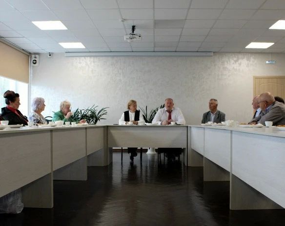 Председатель Законодательного Собрания Сергей Голубев провёл рабочую поездку в Старицкий муниципальный округ, где принял участие в педагогической конференции Председатель Законодательного Собрания Сергей Голубев провёл рабочую поездку в Старицкий муниципальный округ, где принял участие в педагогической конференции