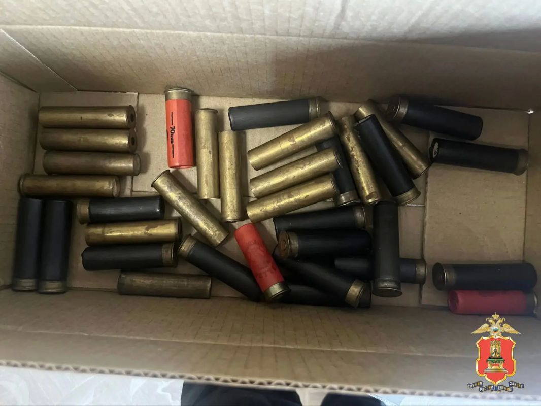 Патроны, порох и марихуану нашли полицейские у охранника из Белого Городка Патроны, порох и марихуану нашли полицейские у охранника из Белого Городка