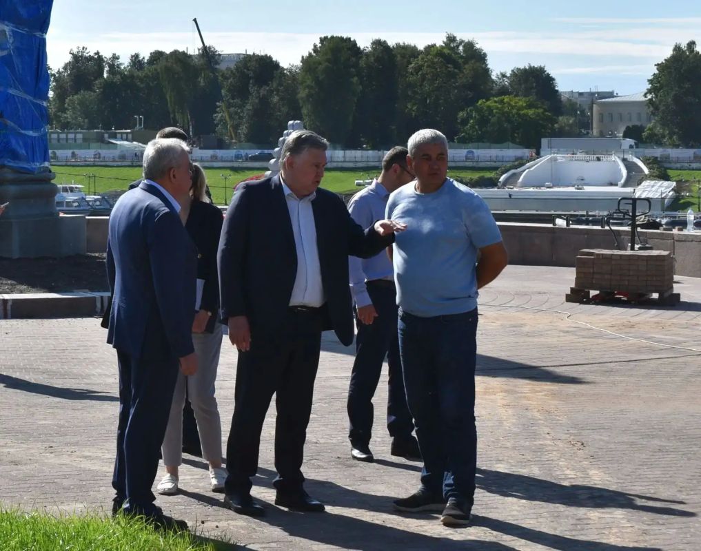 Завершается реставрация памятника Афанасию Никитину Завершается реставрация памятника Афанасию Никитину