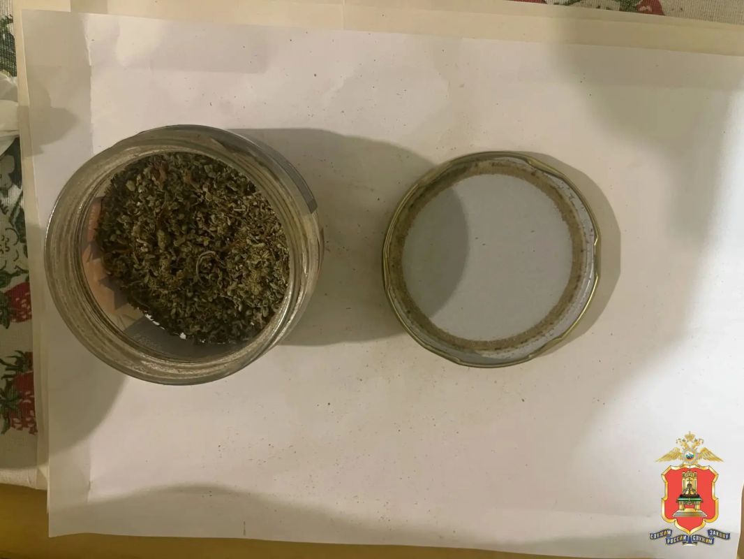 Патроны, порох и марихуану нашли полицейские у охранника из Белого Городка Патроны, порох и марихуану нашли полицейские у охранника из Белого Городка