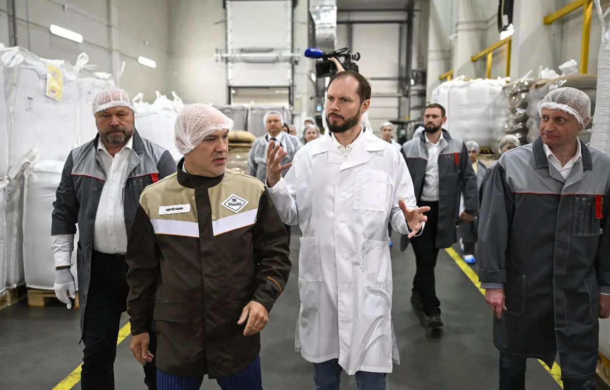 Виталий Королев посетил предприятия и школу в Калининском округе Виталий Королев посетил предприятия и школу в Калининском округе