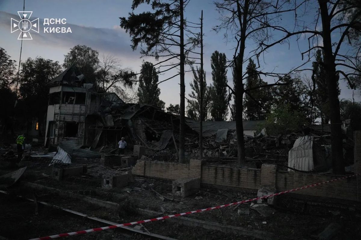 Олег Царёв: ВС РФ ночью нанесли комбинированные удары по военным объектам в 6 областях Украины Олег Царёв: ВС РФ ночью нанесли комбинированные удары по военным объектам в 6 областях Украины