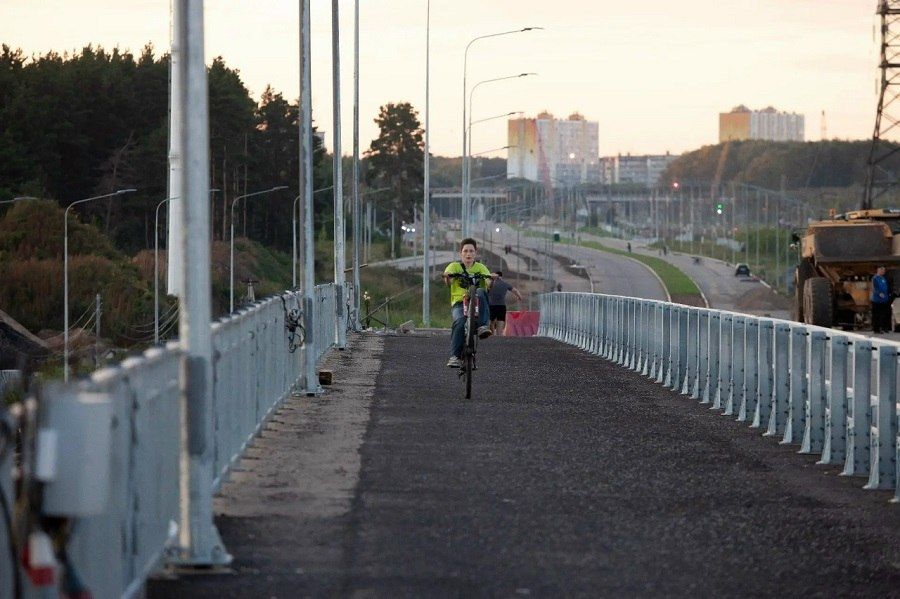 В Твери открыли движение по Западному мосту, но пока только для пешеходов В Твери открыли движение по Западному мосту, но пока только для пешеходов