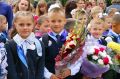 В новом учебном году в тверские школы пошли более 54 тысяч учеников: фото с линеек
