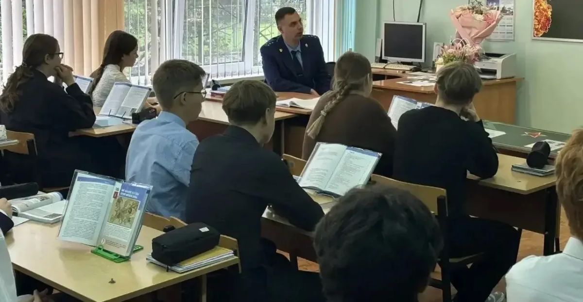 Сегодня работники прокуратуры приняли участие в мероприятиях, посвящённых Дню солидарности в борьбе с терроризмом Сегодня работники прокуратуры приняли участие в мероприятиях, посвящённых Дню солидарности в борьбе с терроризмом