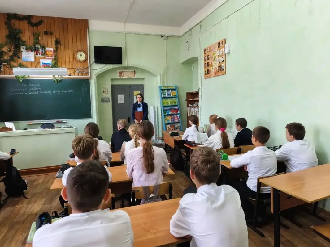 Сегодня работники прокуратуры приняли участие в мероприятиях, посвящённых Дню солидарности в борьбе с терроризмом Сегодня работники прокуратуры приняли участие в мероприятиях, посвящённых Дню солидарности в борьбе с терроризмом