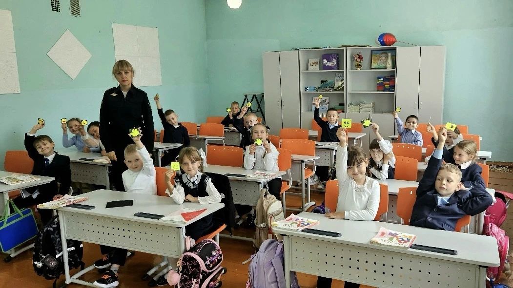 Уроки дорожной безопасности прошли для первоклассников средней школы № 1 города Западная Двина Уроки дорожной безопасности прошли для первоклассников средней школы № 1 города Западная Двина