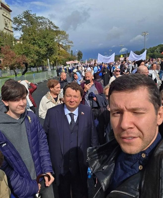 Андрей Медведев: Сегодня Дмитрий Конаныхин выложил эту фотографию Андрей Медведев: Сегодня Дмитрий Конаныхин выложил эту фотографию