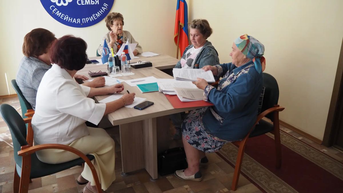 В Тверской области прошел Единый день приёма граждан, в котором активное участие приняли депутаты Законодательного Собрания, Тверской городской Думы и муниципальных округов Верхневолжья В Тверской области прошел Единый день приёма граждан, в котором активное участие приняли депутаты Законодательного Собрания, Тверской городской Думы и муниципальных округов Верхневолжья
