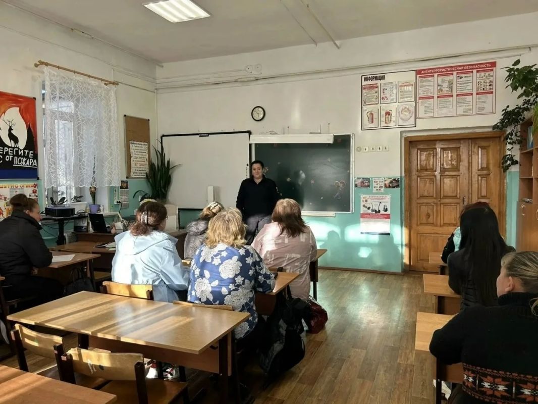 Сотрудники Госавтоинспекции Верхневолжья приняли участие в родительских собраниях Сотрудники Госавтоинспекции Верхневолжья приняли участие в родительских собраниях
