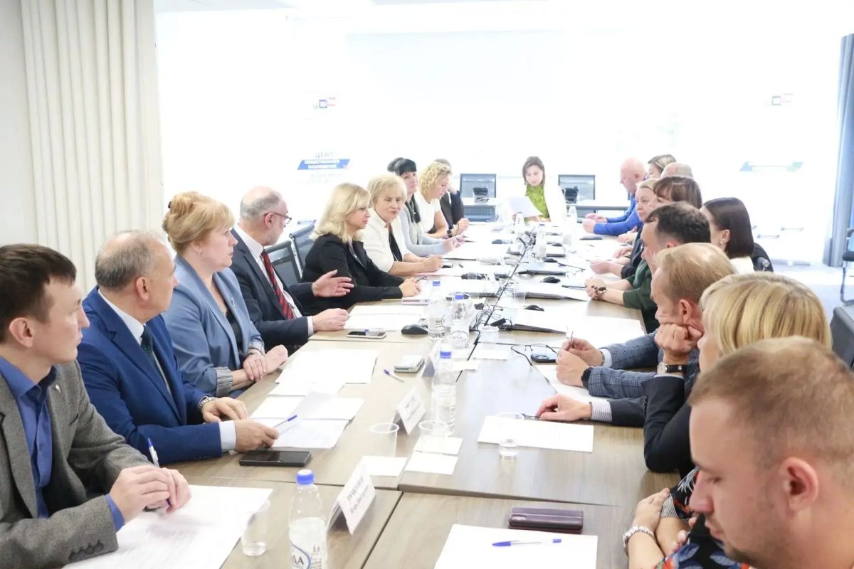 Валентина Дронова выступила на Совместном заседании Совета Общественной палаты и Регионального общественного штаба наблюдения за выборами в Тверской области Валентина Дронова выступила на Совместном заседании Совета Общественной палаты и Регионального общественного штаба наблюдения за выборами в Тверской области