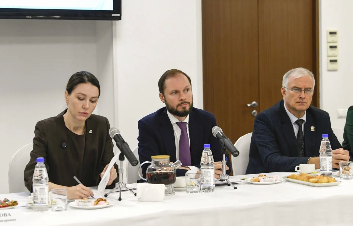Виталий Королев: Сегодня вместе с депутатом Госдумы РФ, координатором проектов АНО «Евразия» Алёной Аршиновой мы поблагодарили команду медиков нашего проекта «Здоровье Верхневолжья» Виталий Королев: Сегодня вместе с депутатом Госдумы РФ, координатором проектов АНО «Евразия» Алёной Аршиновой мы поблагодарили команду медиков нашего проекта «Здоровье Верхневолжья»